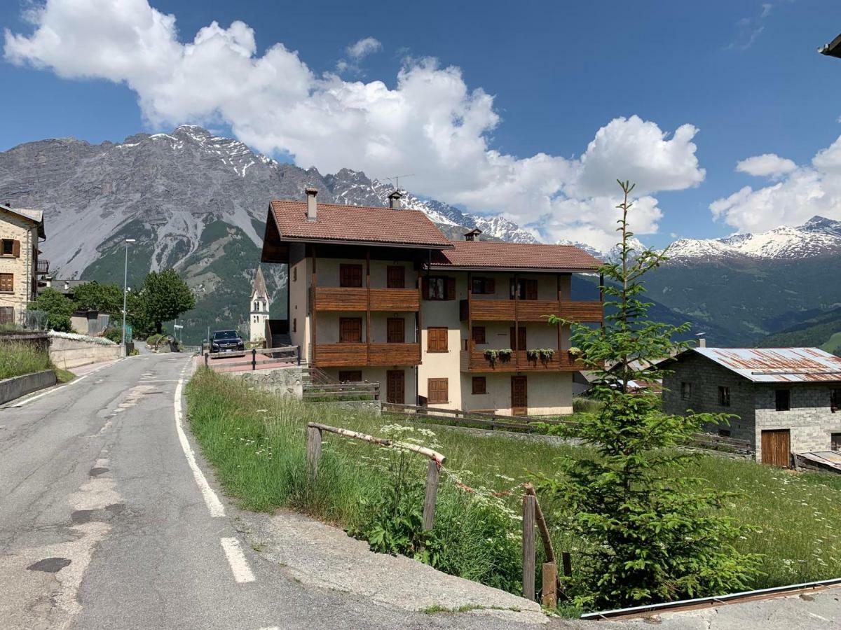 Piccola Residenza By Holiday World Apartment Oga Exterior foto